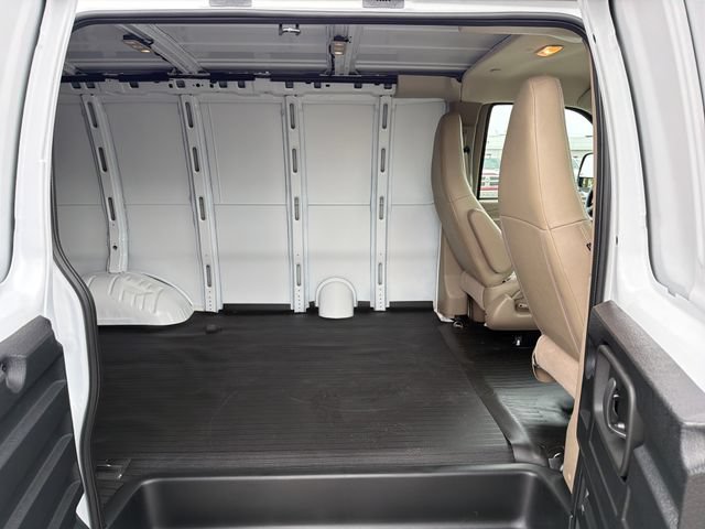 New 2026 GMC Savana 2500 w/ Driver Convenience Package RWD image 23