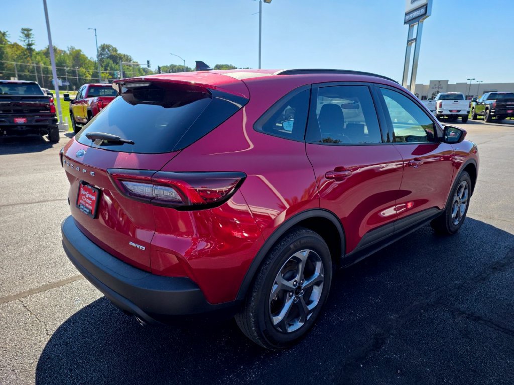 Used 2025 Ford Escape ST-Line Select AWD/4WD image 8