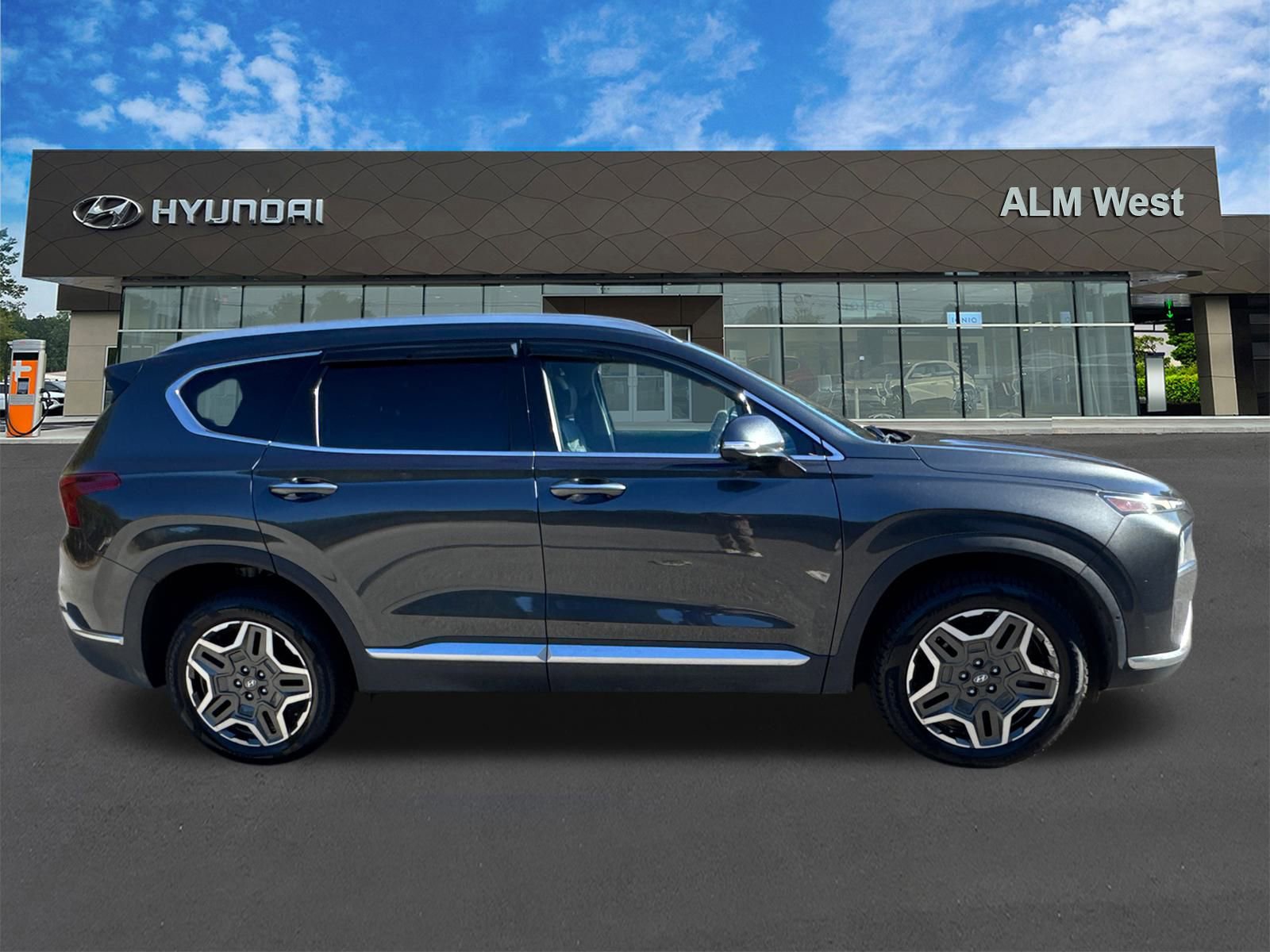 Used 2023 Hyundai Santa Fe Limited image 4