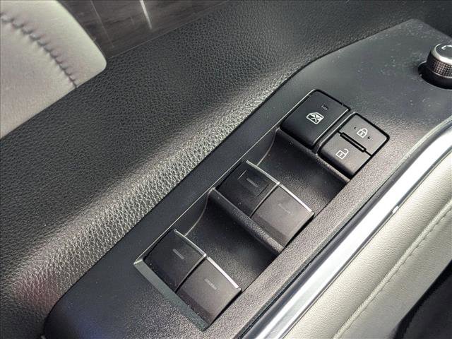 Used 2022 Toyota Highlander Platinum AWD/4WD image 17