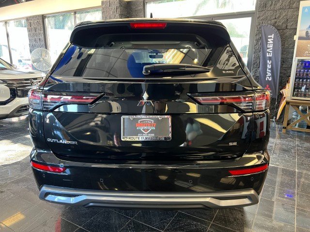 New 2026 Mitsubishi Outlander SE AWD/4WD image 10