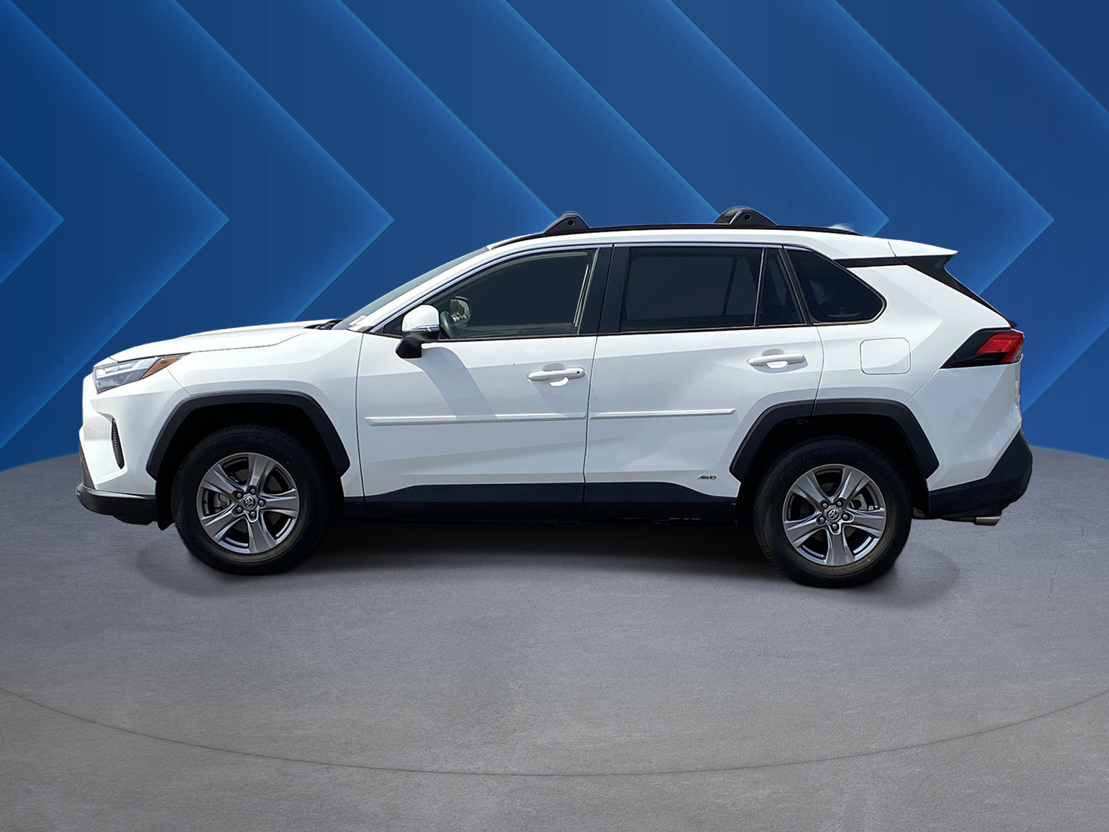 Used 2023 Toyota RAV4 LE AWD/4WD image 6