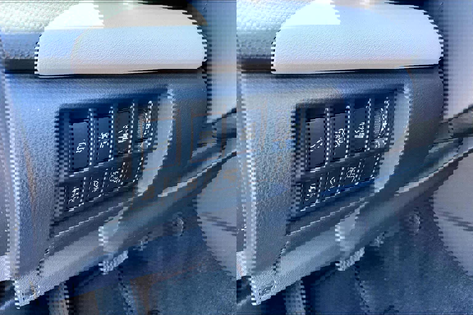 Used 2023 Subaru Forester Limited image 33