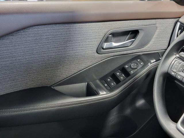 Used 2022 Nissan Rogue SV AWD/4WD image 23