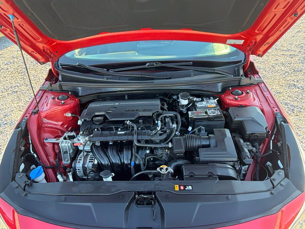 Used 2023 Hyundai Elantra Limited FWD image 18