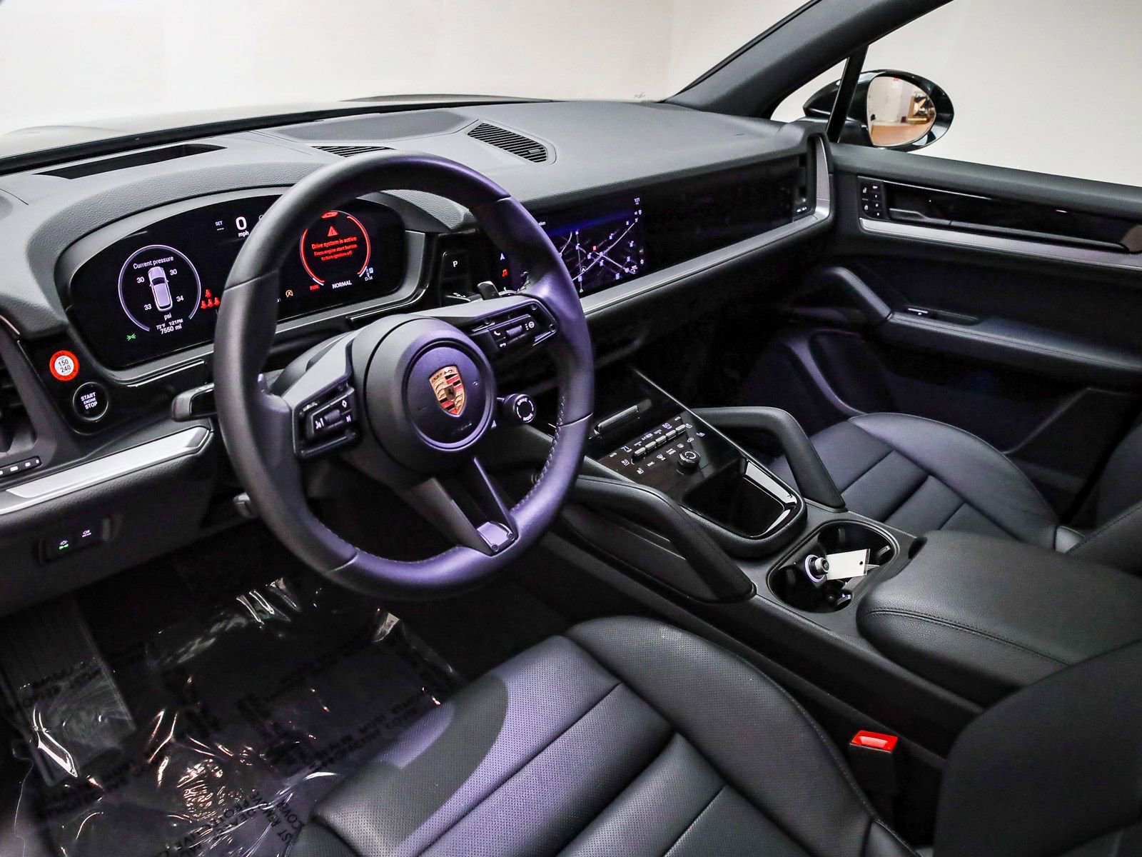 Certified 2025 Porsche Cayenne image 4