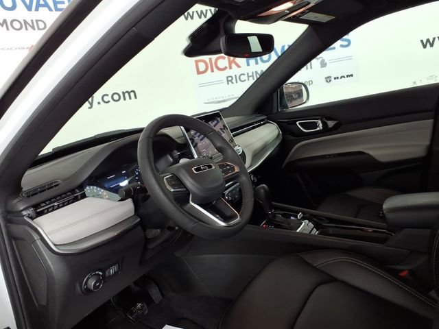 Used 2025 Jeep Compass Limited image 10