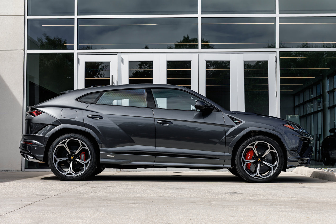 Used 2024 Lamborghini Urus S image 4