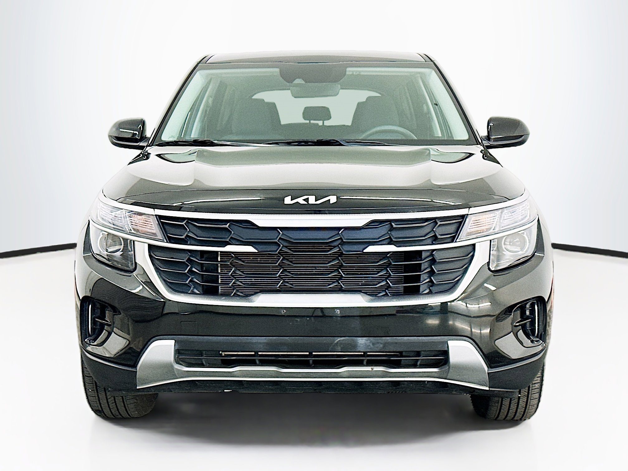 Used 2026 Kia Seltos LX AWD/4WD image 2