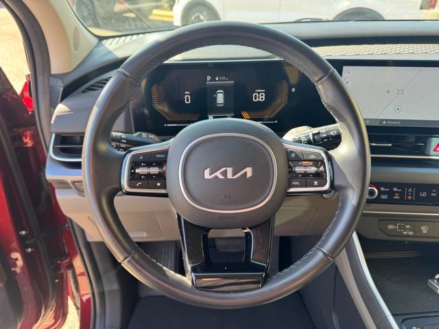 Used 2025 Kia Carnival FWD image 27