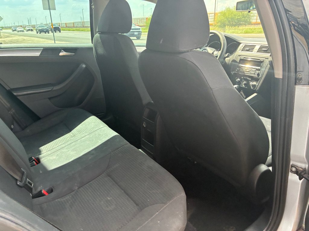 Used 2015 Volkswagen Jetta SE FWD image 24