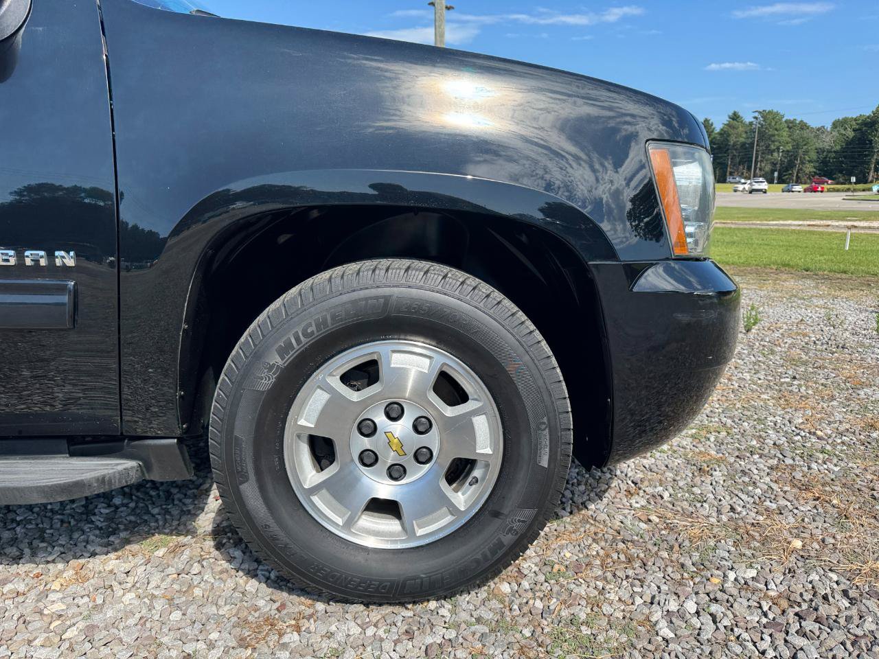 Used 2014 Chevrolet Suburban LT w/ Luxury Package RWD image 7