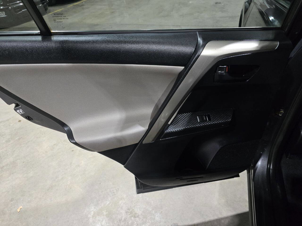 Used 2015 Toyota RAV4 LE image 26