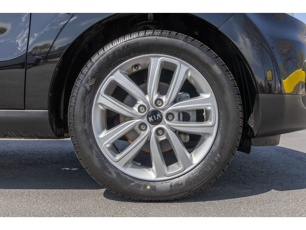 Used 2018 Kia Soul + image 9