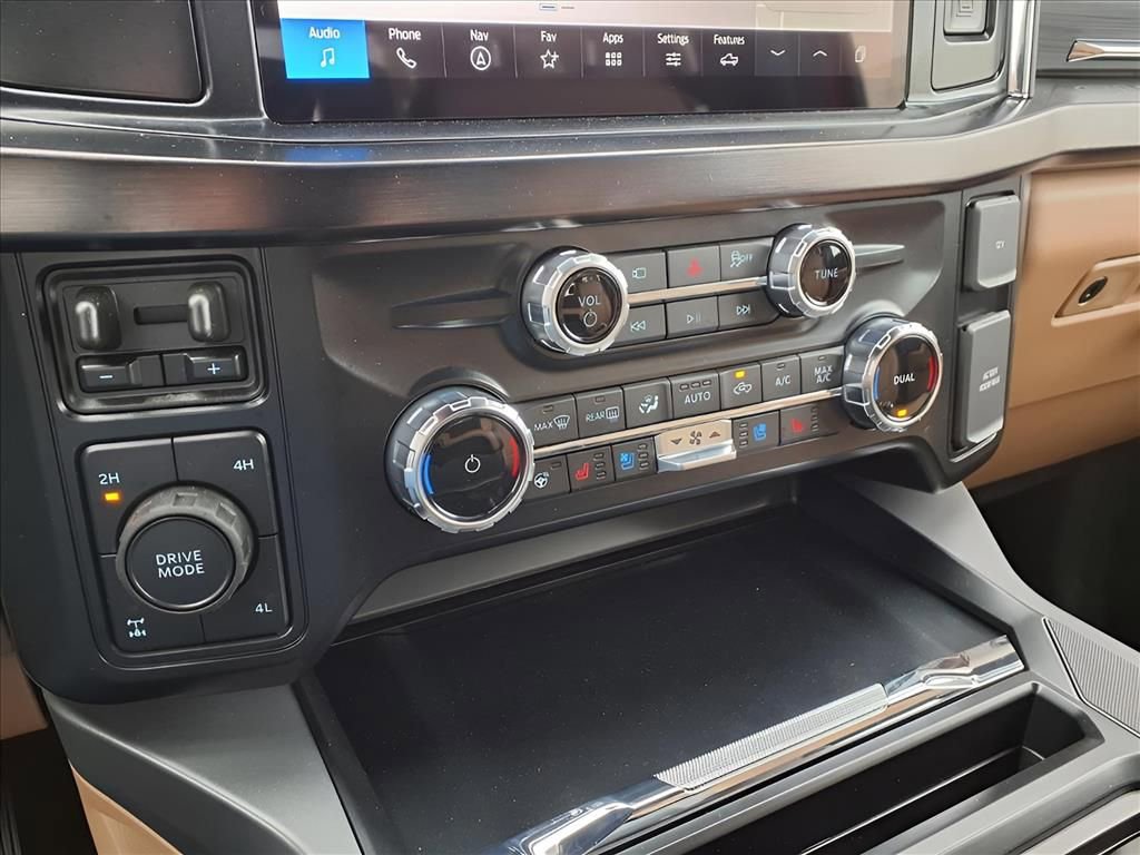 New 2026 Ford F250 Lariat w/ FX4 Off-Road Package image 10