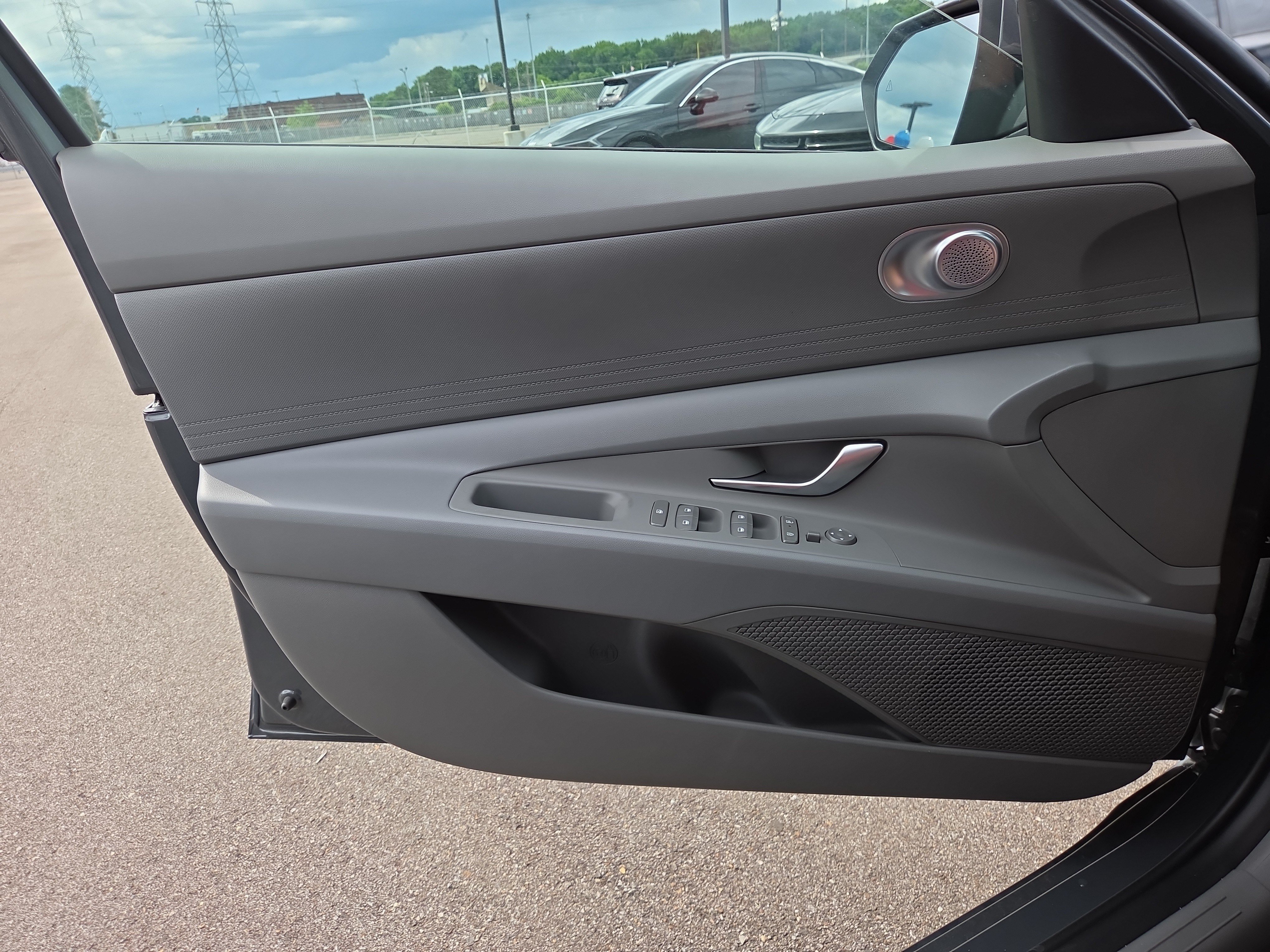 New 2026 Hyundai Elantra SE FWD image 8