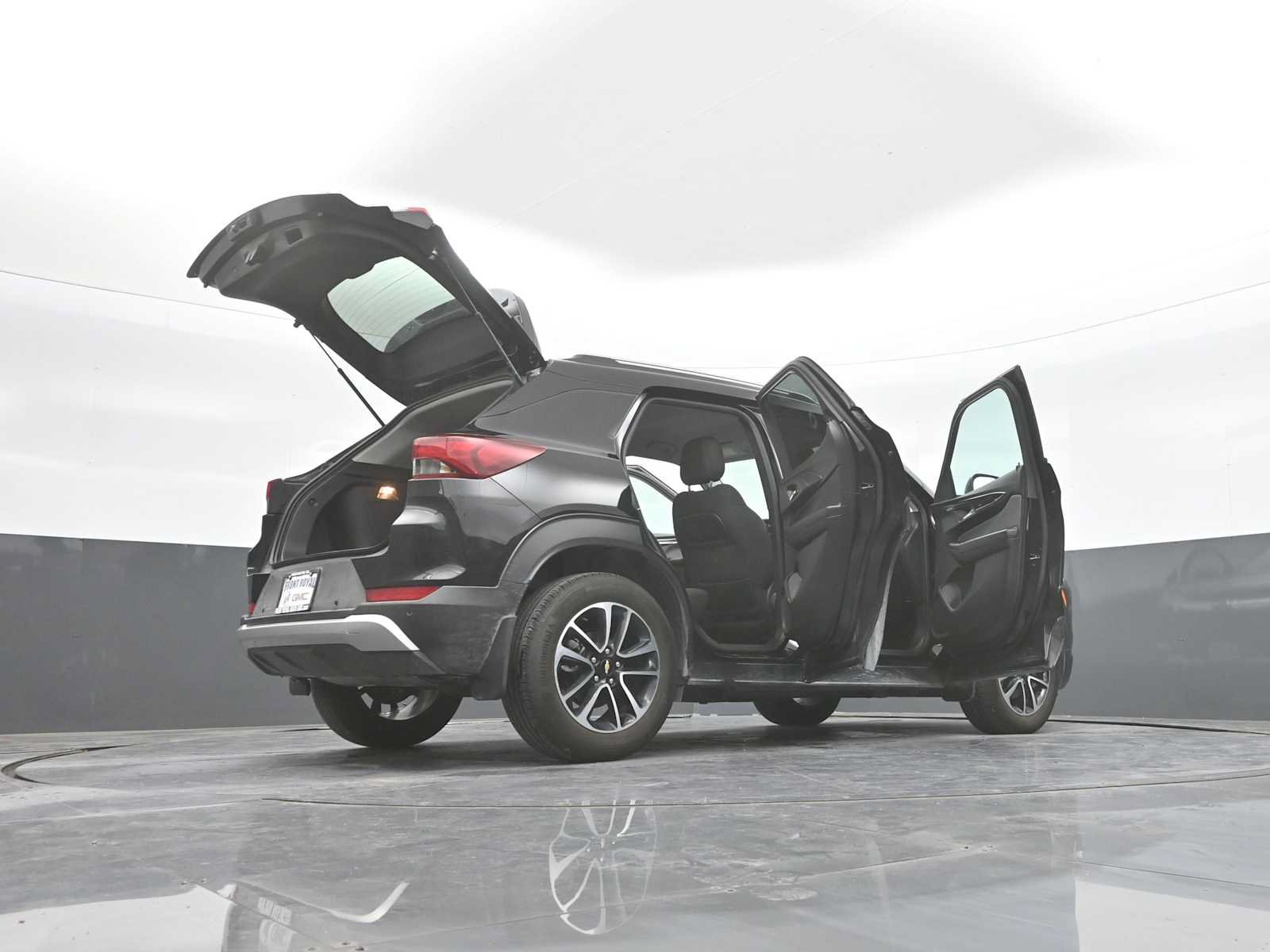 Used 2026 Chevrolet TrailBlazer LT w/ LT Cold Weather Package FWD image 49