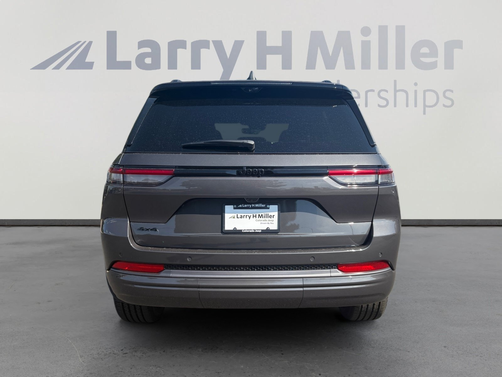 New 2026 Jeep Grand Cherokee Limited AWD/4WD image 4