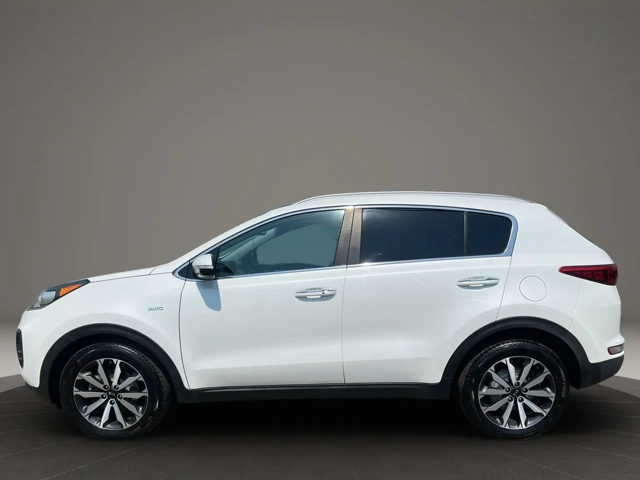 Used 2017 Kia Sportage EX w/ EX Premium Package AWD/4WD image 8