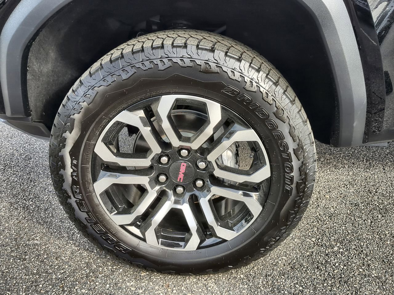 New 2025 GMC Canyon AT4 w/ Nightfall Edition image 33