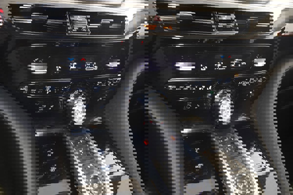 Used 2023 Acura MDX SH-AWD image 31