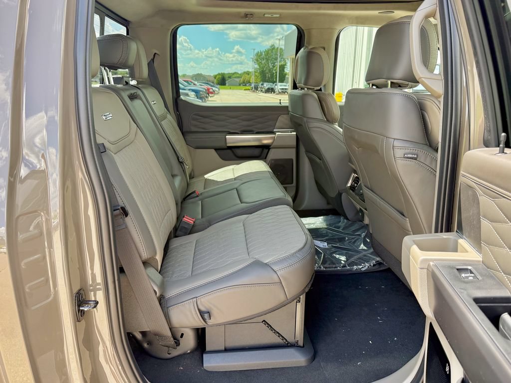 New 2026 Ford F250 Platinum w/ Platinum Plus Package AWD/4WD image 18