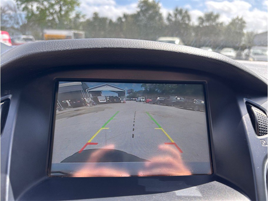 Used 2015 Ford Focus Titanium FWD image 27