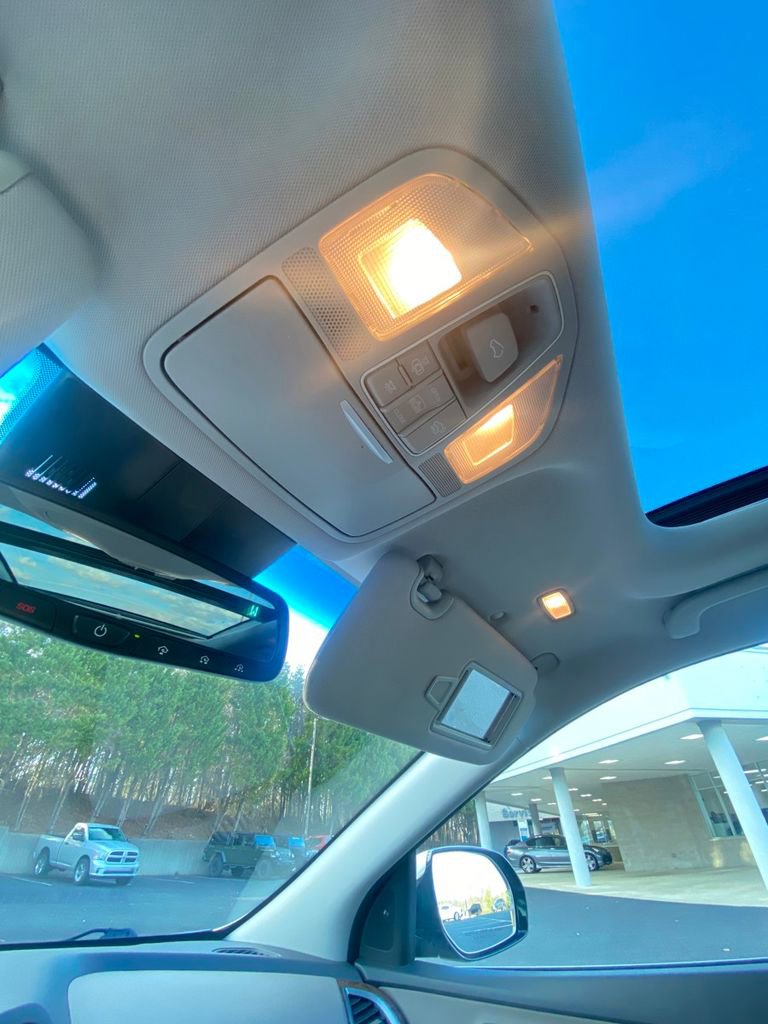 Used 2019 Hyundai Santa Fe XL image 19