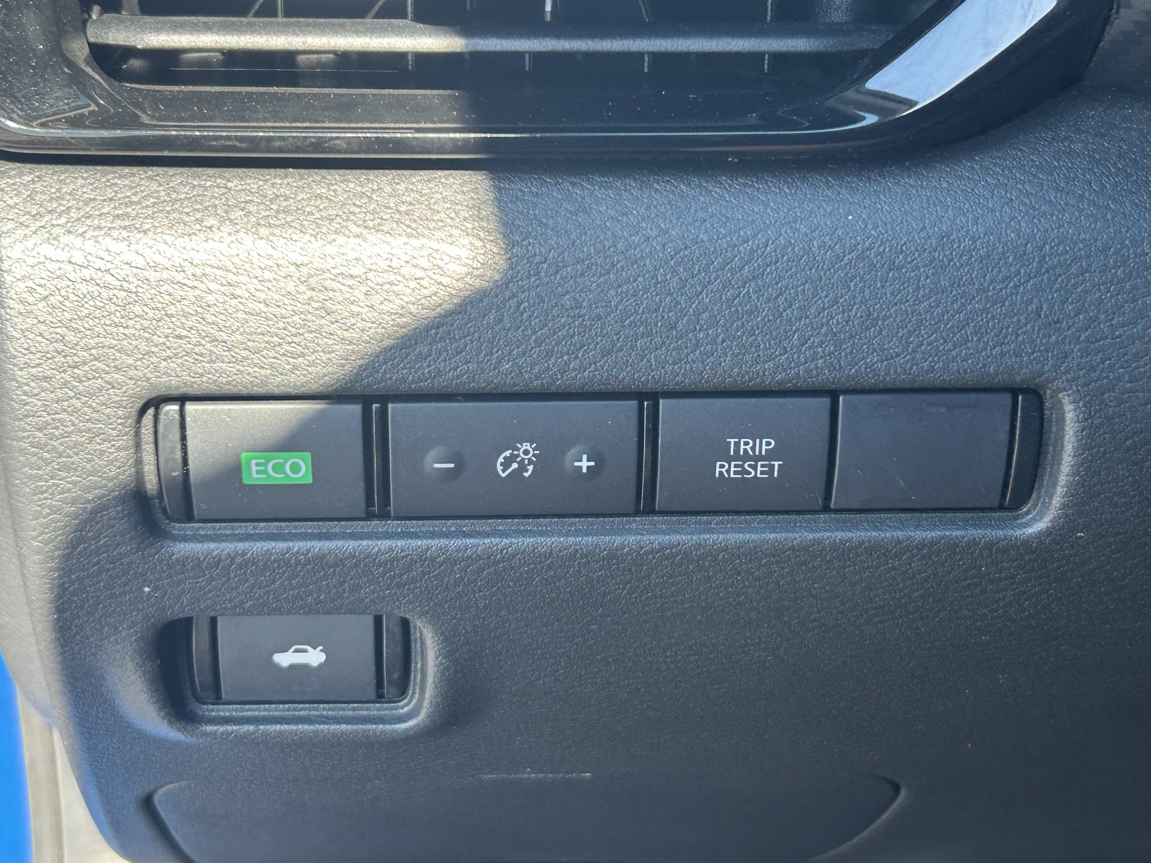 Used 2020 Nissan Sentra SR FWD image 30
