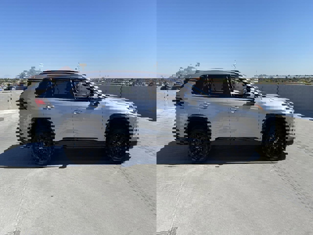 Used 2024 Toyota RAV4 SE w/ Convenience Package image 3