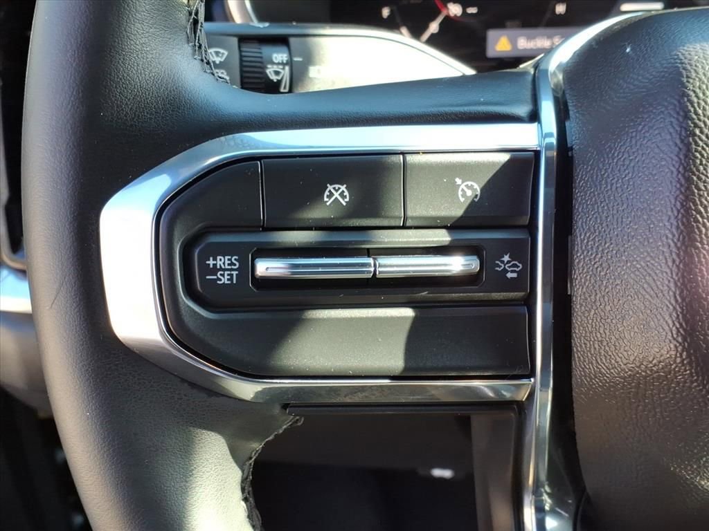 Used 2024 GMC Canyon Elevation image 24