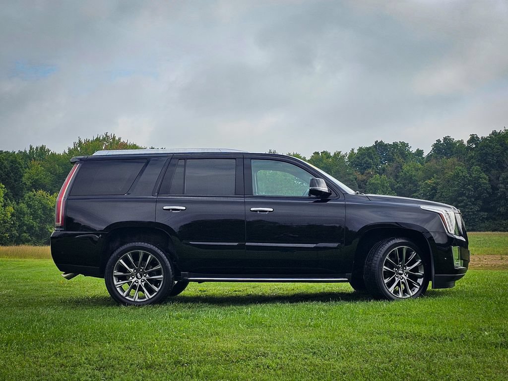Used 2020 Cadillac Escalade Luxury w/ Escalade Sport Edition RWD image 2