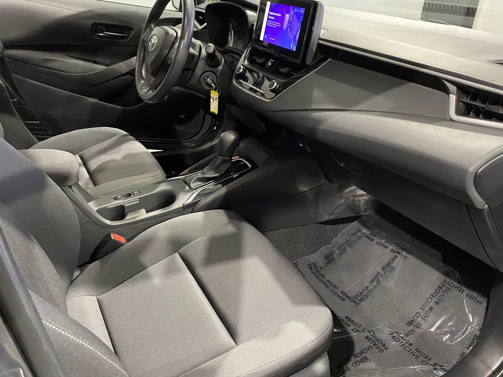 Used 2025 Toyota Corolla LE image 6