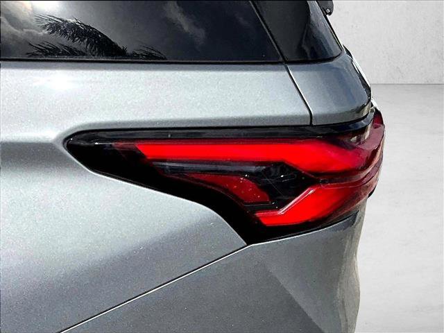 Certified 2023 Chevrolet Traverse RS FWD image 30