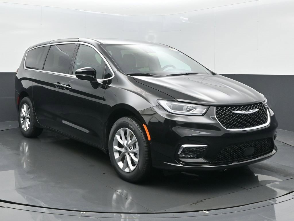 Certified 2025 Chrysler Pacifica Select