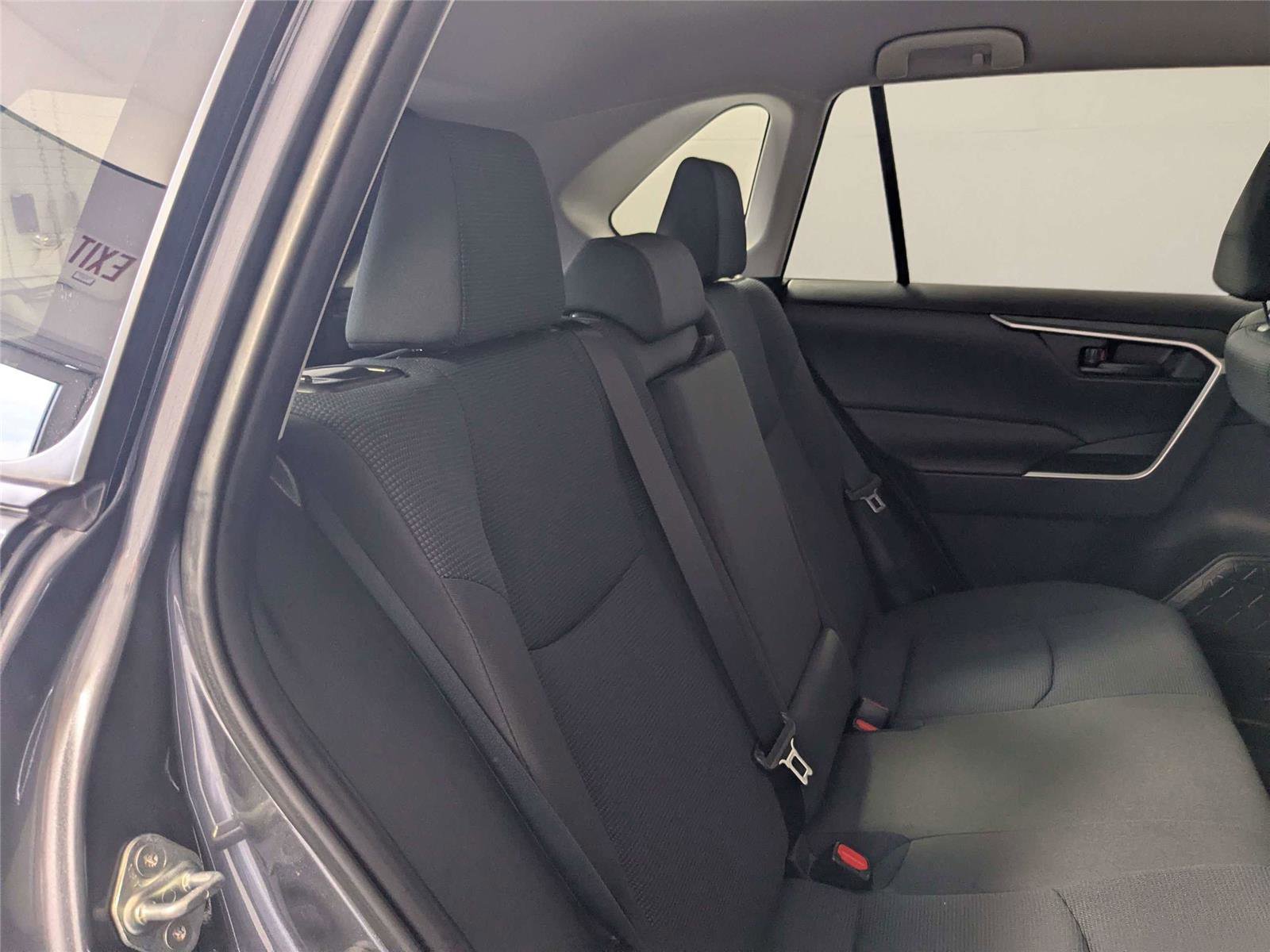 Certified 2025 Toyota RAV4 LE FWD image 28