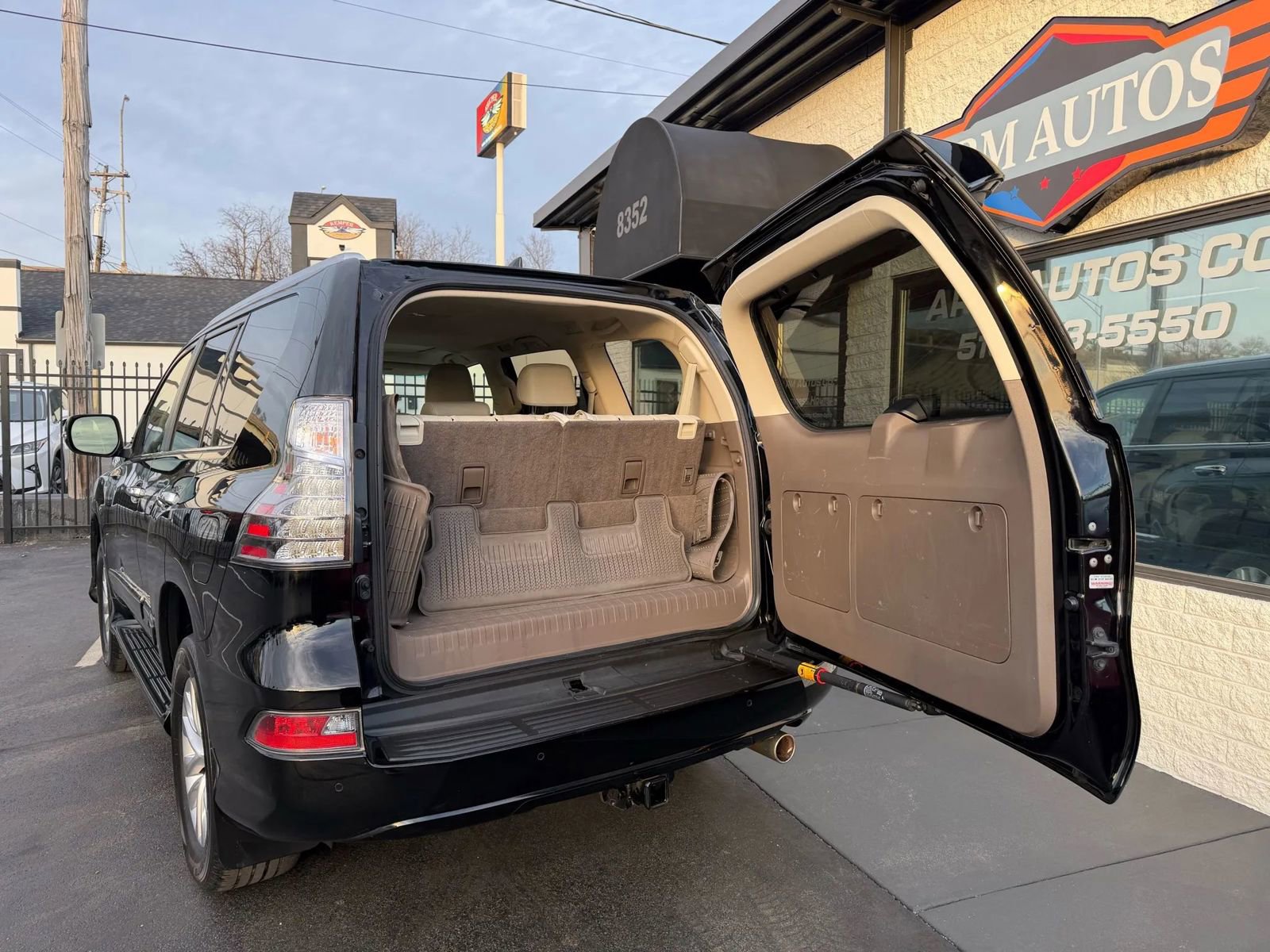 Used 2018 Lexus GX 460 Premium w/ Premium Package image 19