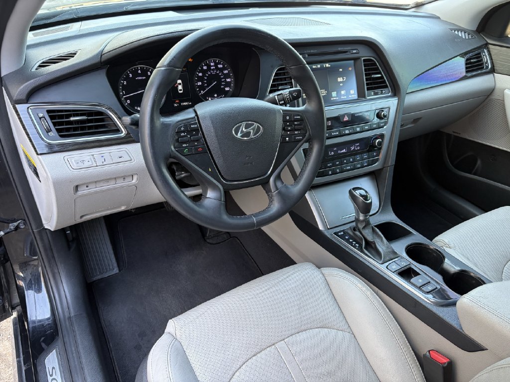 Used 2017 Hyundai Sonata Limited w/ Ultimate Package 04 FWD image 14