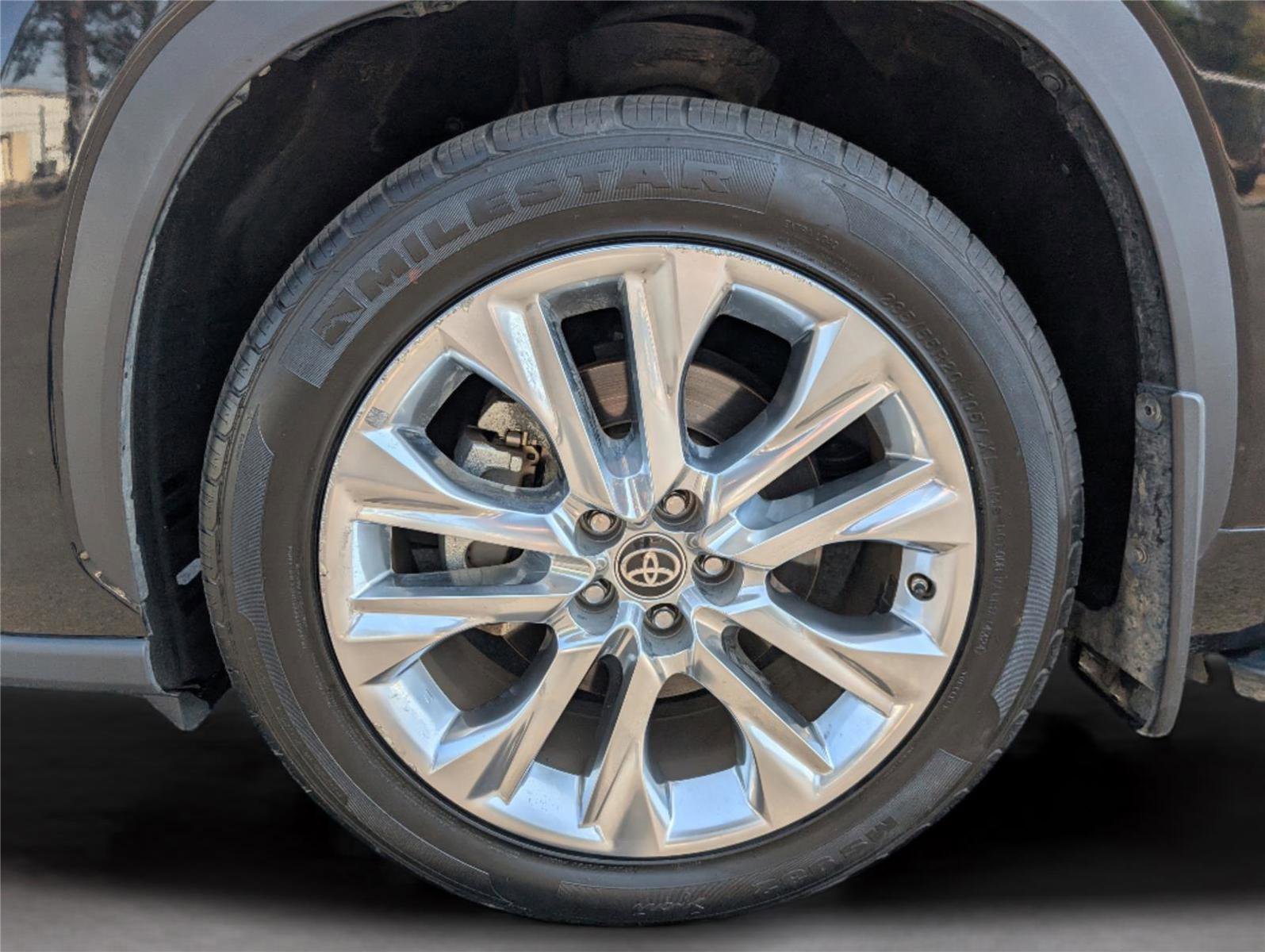 Used 2021 Toyota Highlander Limited image 9