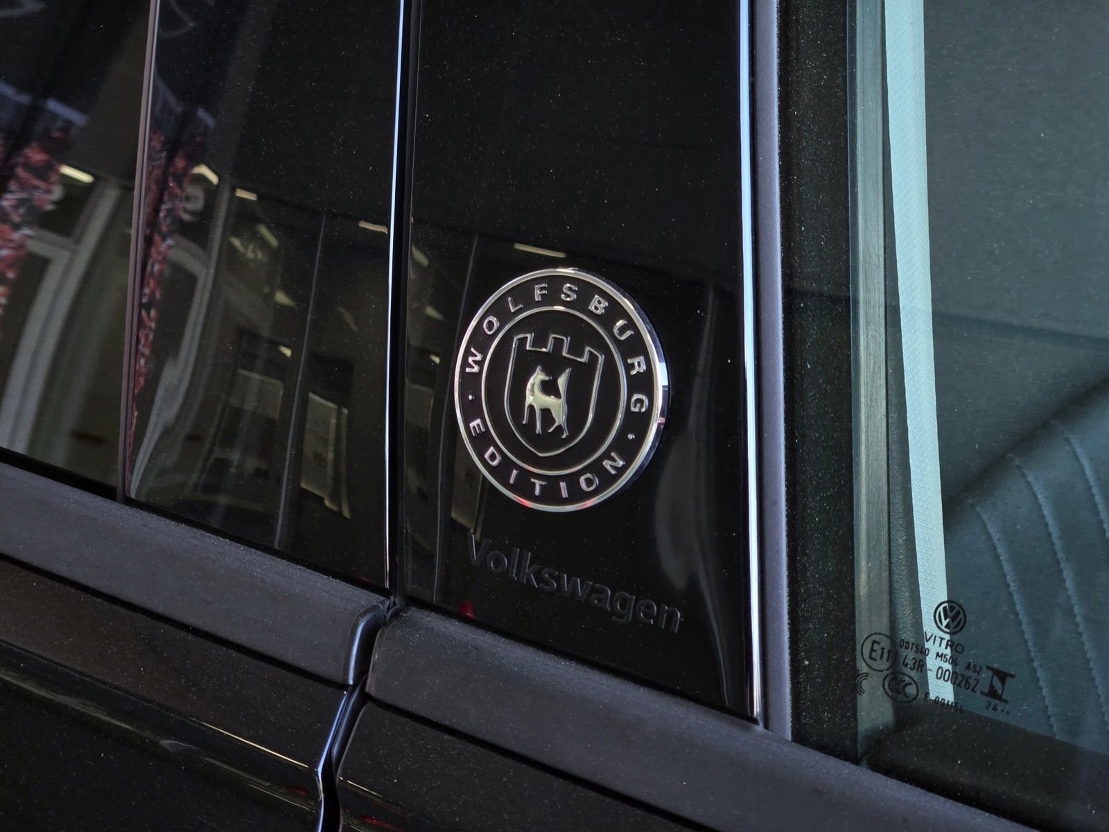 Used 2024 Volkswagen Tiguan Wolfsburg Edition image 8