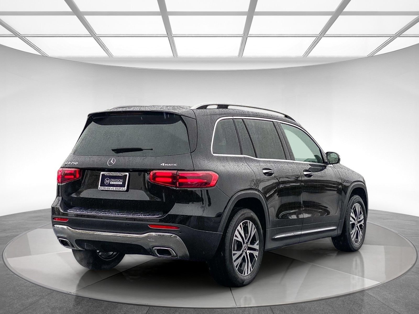 Used 2025 Mercedes-Benz GLB 250 4MATIC image 4