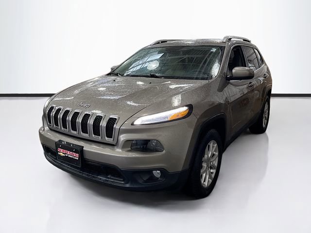 Used 2017 Jeep Cherokee Latitude w/ True North Edition AWD/4WD image 1