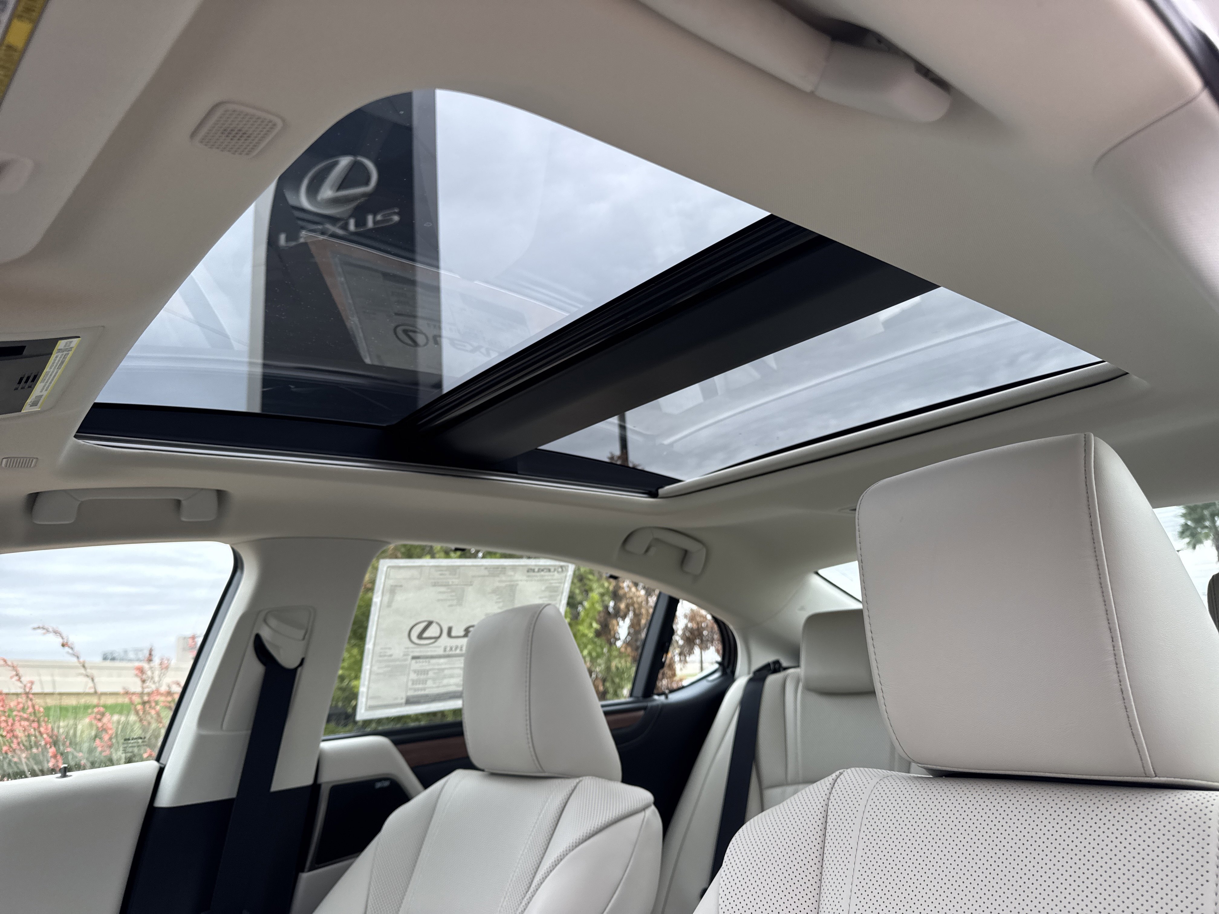 New 2025 Lexus ES 350 Ultra Luxury image 18