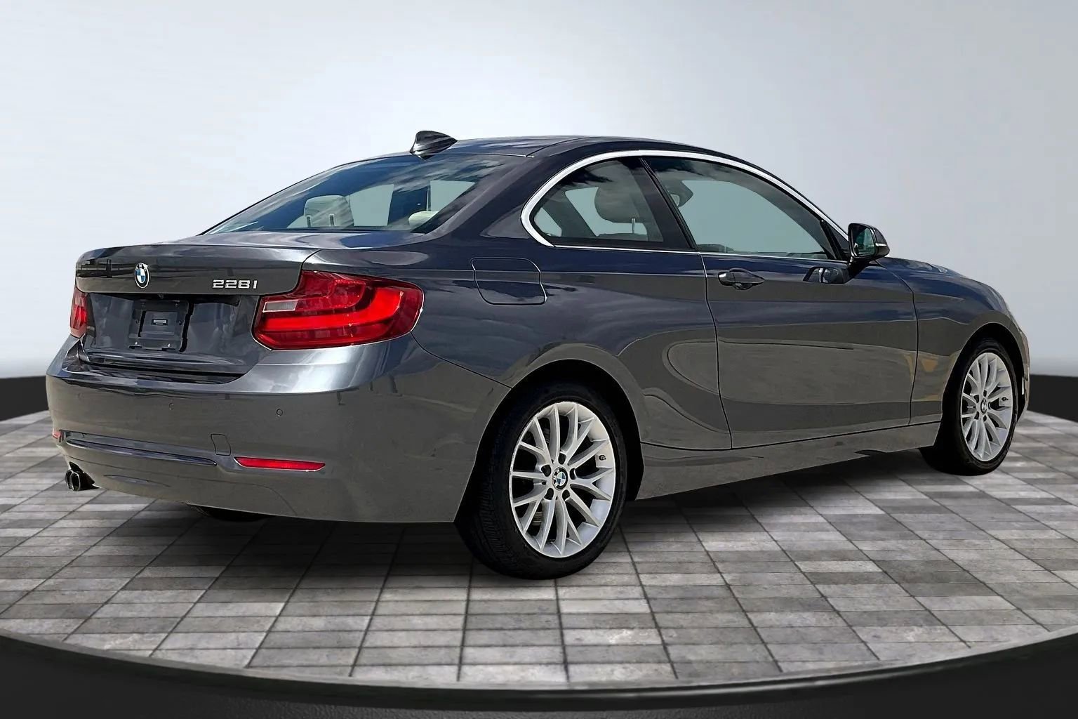 Used 2016 BMW 228i Coupe image 6