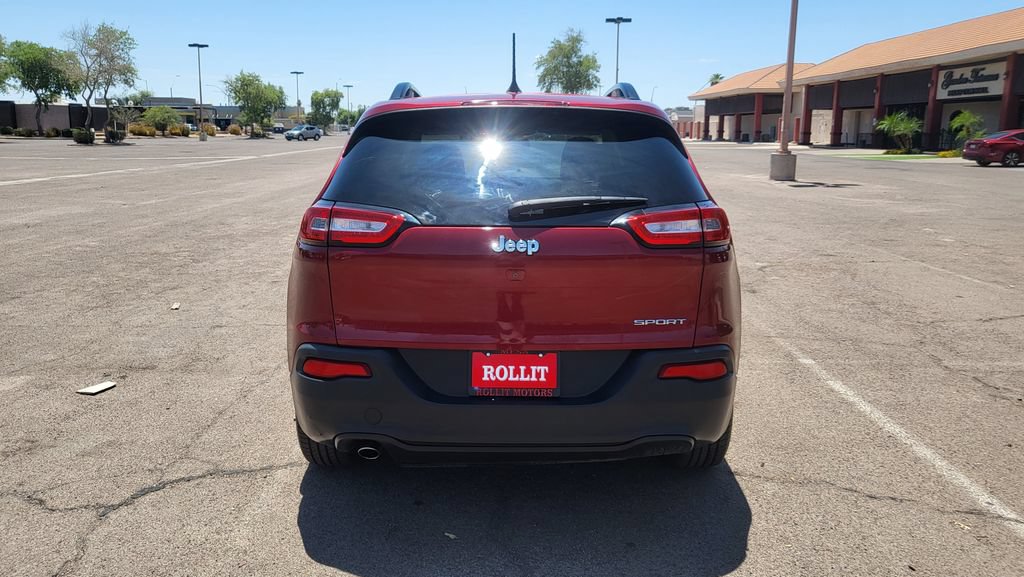 Used 2016 Jeep Cherokee Sport FWD image 8