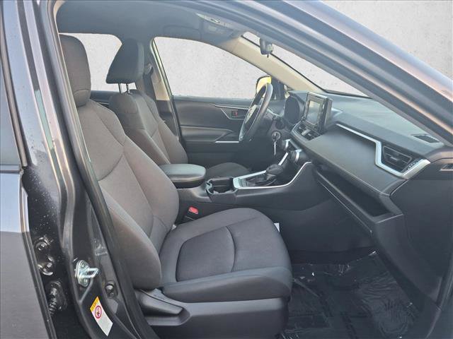 Used 2019 Toyota RAV4 LE w/ Carpet Mat Package FWD image 19
