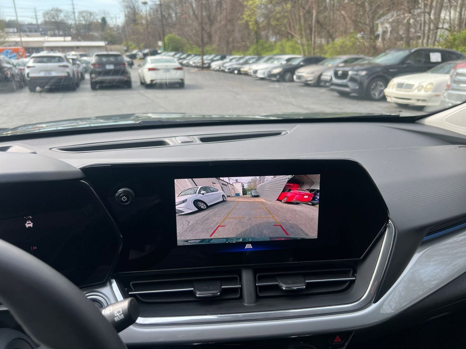 Used 2025 Chevrolet Trax LT w/ LT Convenience Package FWD image 20