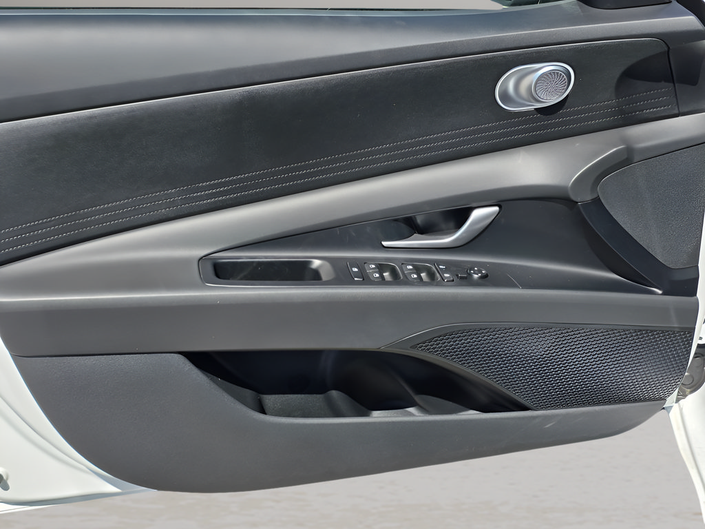 New 2026 Hyundai Elantra SE FWD image 12