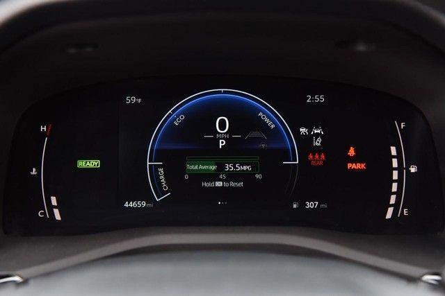 Used 2025 Toyota Camry LE image 12