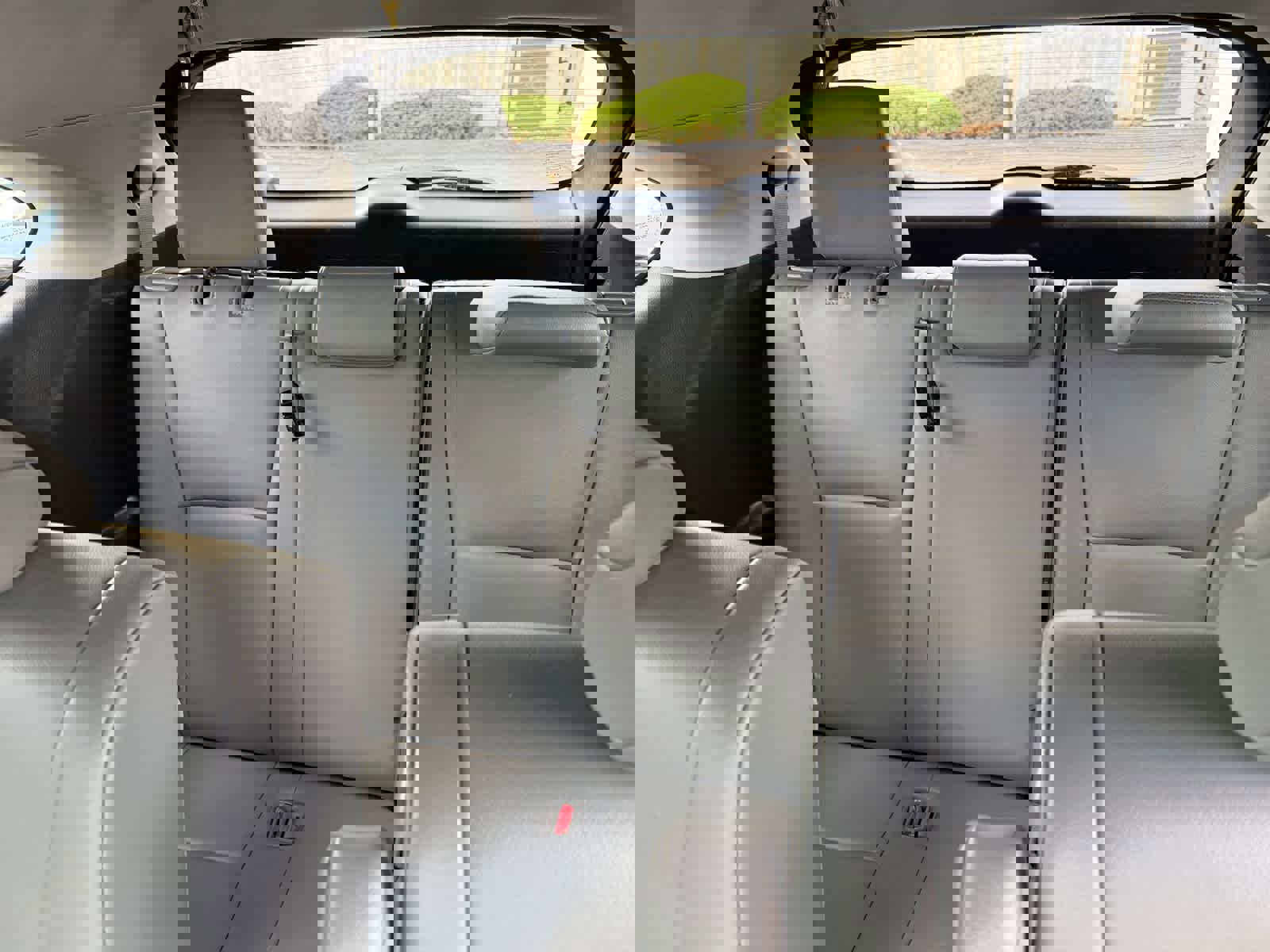 Used 2021 Toyota Highlander XLE image 23